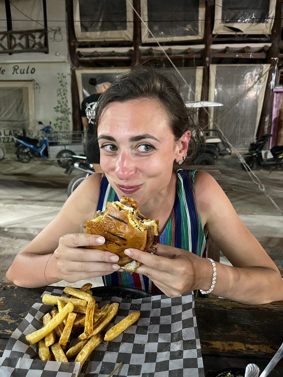 Burger nella piazzetta