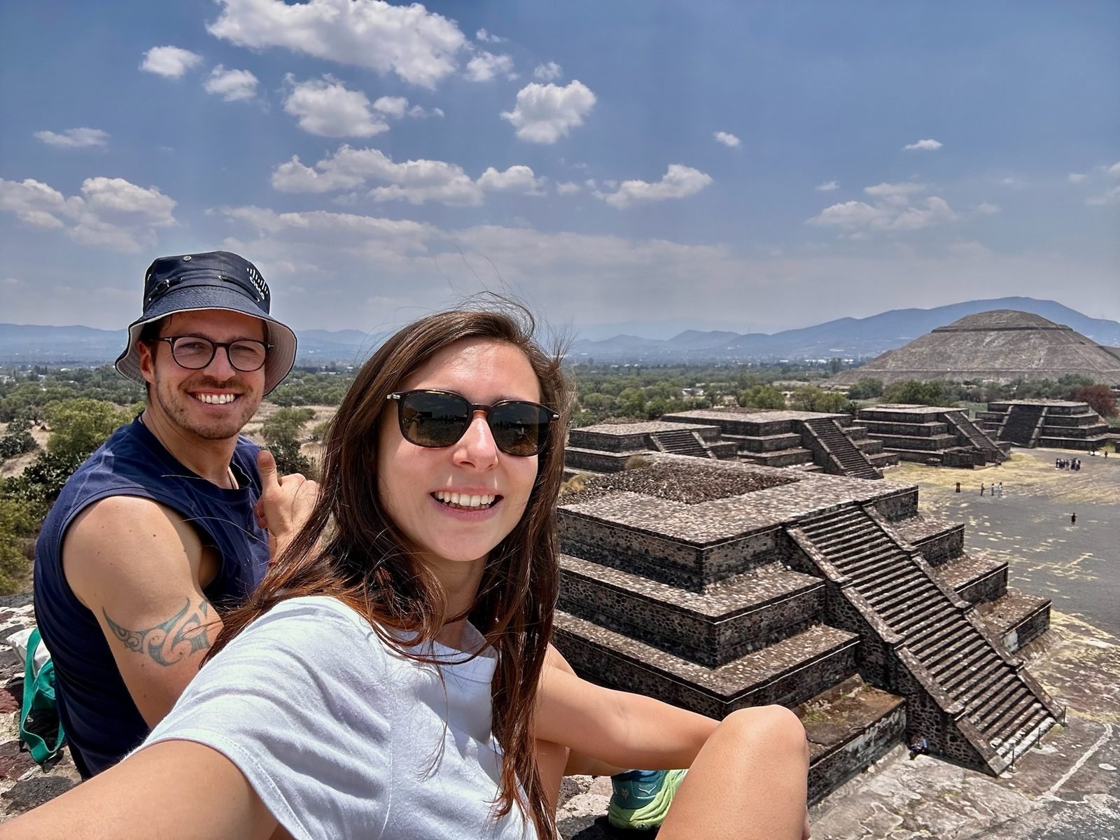 In cima alla Piramide della Luna